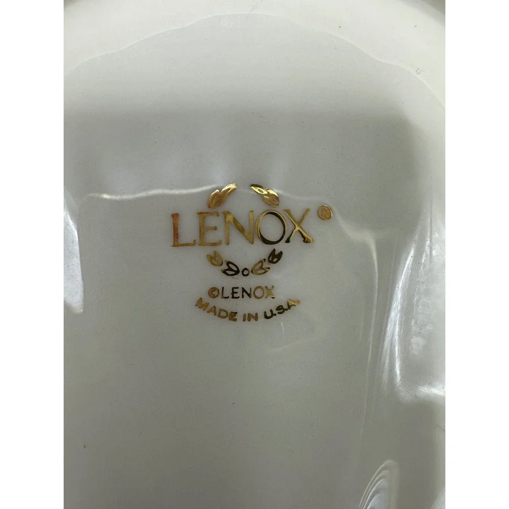 Lenox Ivory Fine China Shell Dish Gold Trim Scalloped Seashell Bowl Made in USA